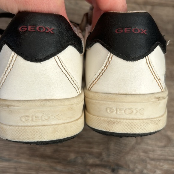 Little Girls sz 12 Geox Minni Mouse shoes. - Picture 3 of 4